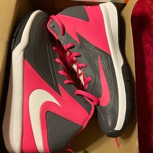 Nike girl shoes size 6